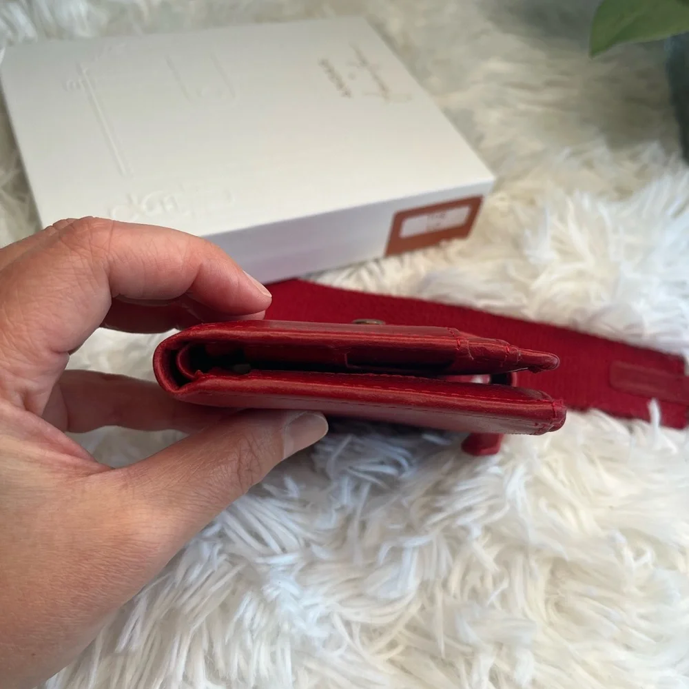 Andar Lo Leather Compact Wallet in Red - Picture 11 of 13